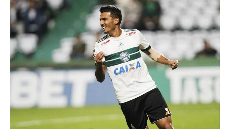 Coritiba deve confirmar venda de xodó da torcida nos próximos dias
