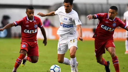 Bryan Ruiz se coloca a disposição de Jesualdo Ferreira, mas cobra divida do Santos