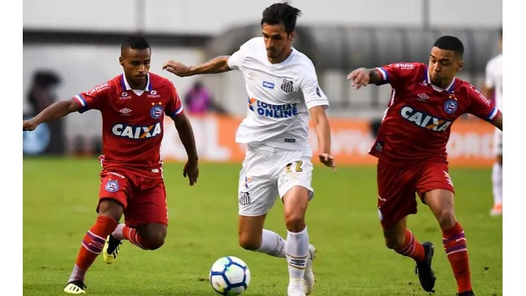 Bryan Ruiz se coloca a disposição de Jesualdo Ferreira, mas cobra divida do Santos