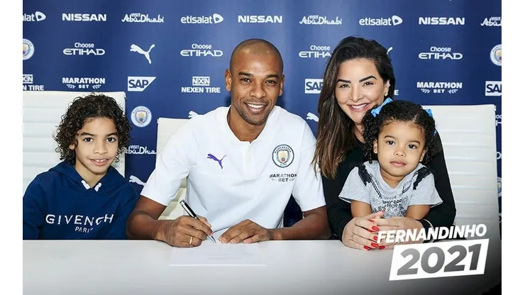 Xodó da torcida renova com o Manchester City até 2021