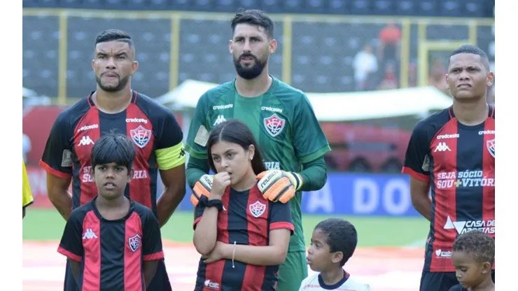 Martín Rodriguez rompe ligamento do joelho e Vitória anuncia prazo de recuperação