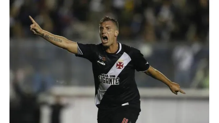 Maxi López elogia Leandro Castán e manda recado para a torcida do Vasco