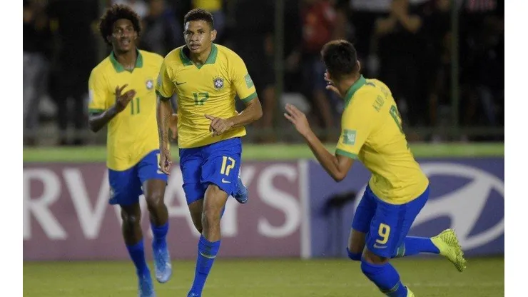 Meia Diego Rosa, da base do Grêmio, é alvo do futebol europeu