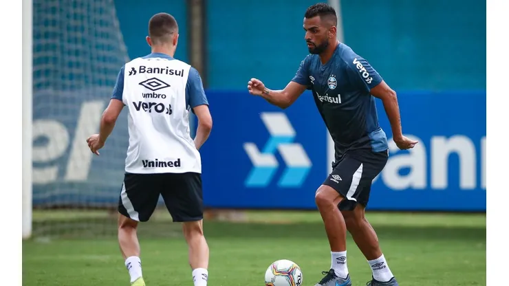 Maicon abre portas para receber dupla desacreditada: "Chegam motivados"
