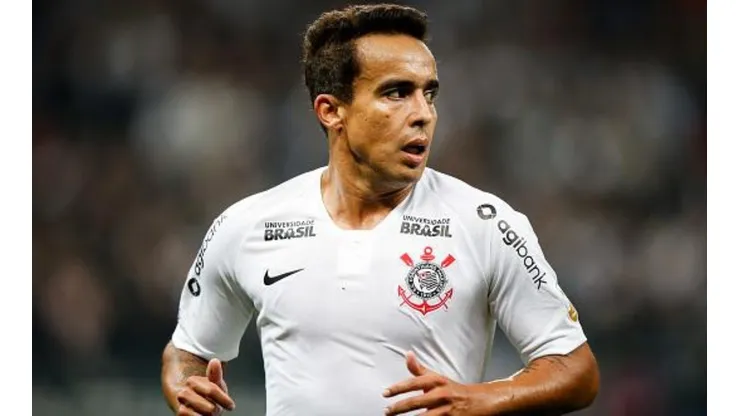 Coritiba deseja contratar Jadson, do Corinthians, por empréstimo