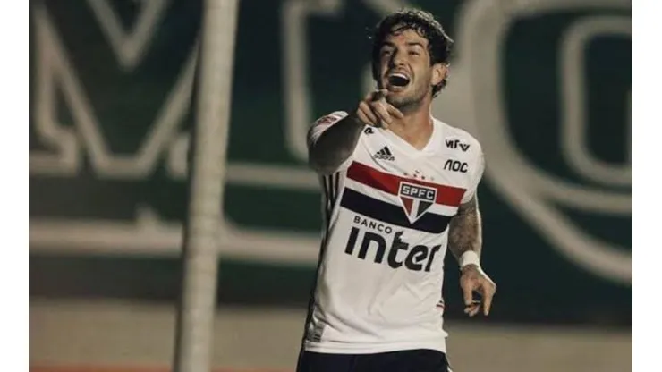 Fernando Diniz estuda mudar posição de Alexandre Pato