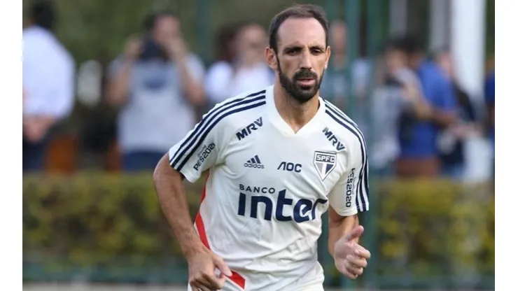 Juanfran faz revelações sobre polêmica envolvendo Arboleda