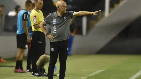 Jesualdo se emociona em sua estreia pelo Santos na Vila Belmiro