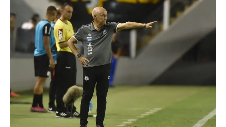 Jesualdo se emociona em sua estreia pelo Santos na Vila Belmiro