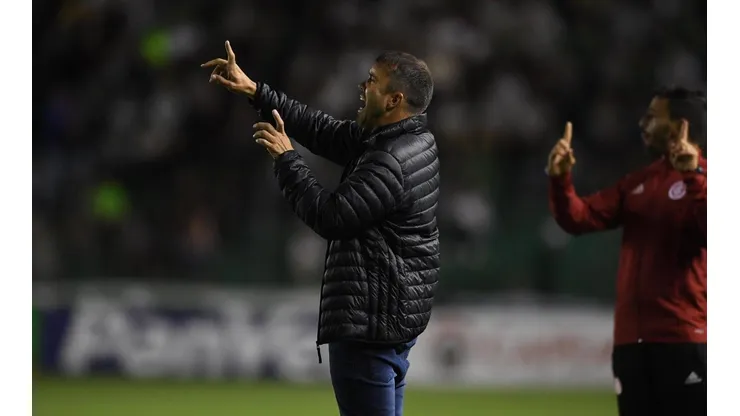 Coudet estreia com vitória e fala sobre reforços no Inter