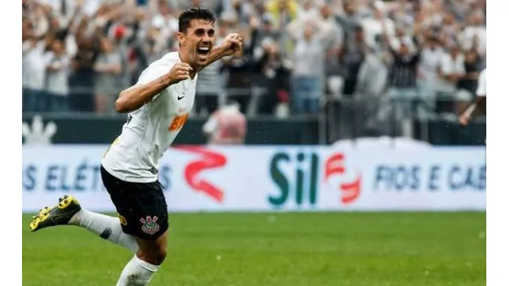 Tiago Nunes encontra opção "caseira" para a armação do Timão