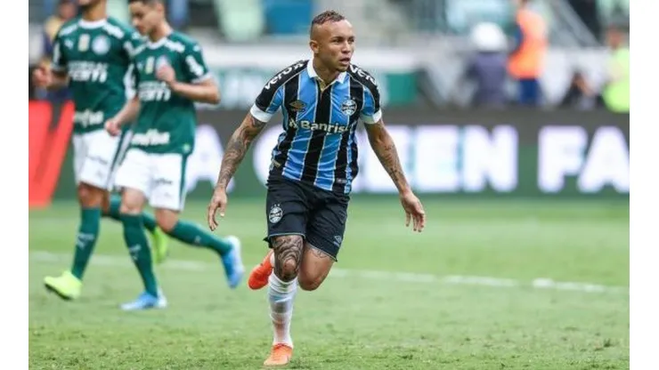 Everton próximo de sair; Grêmio mira meia para lugar de Jean Pyerre