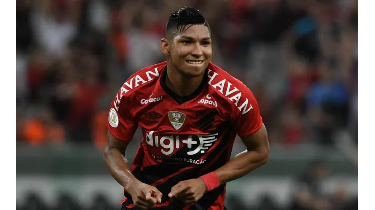 Athletico-PR sonda atacante do Shakhtar Donetsk, da Ucrânia