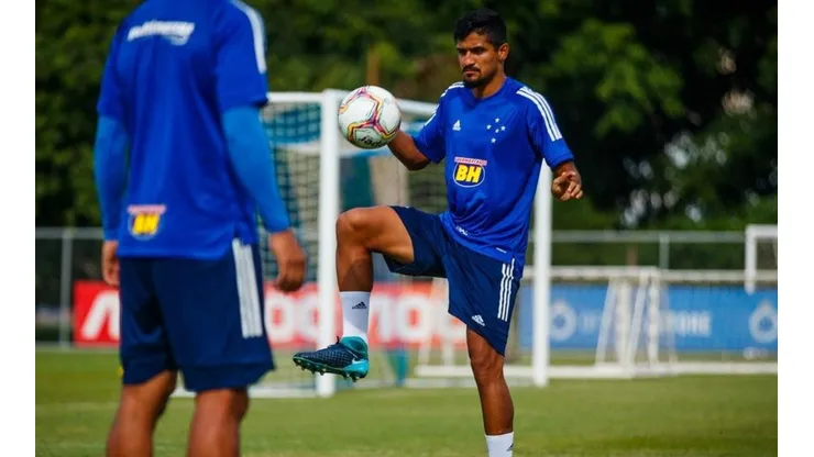 Após iniciar treinamentos, Ramón não fica no Cruzeiro: "Expõe o jogador"