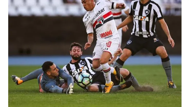 Botafogo recebe sondagem e peça-chave de Valentim poderá deixar o clube