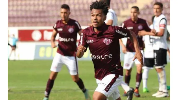 Após não conseguir acertar com Felipe Ferreira, Vasco recebe resposta da Ferroviária-SP por joia da base