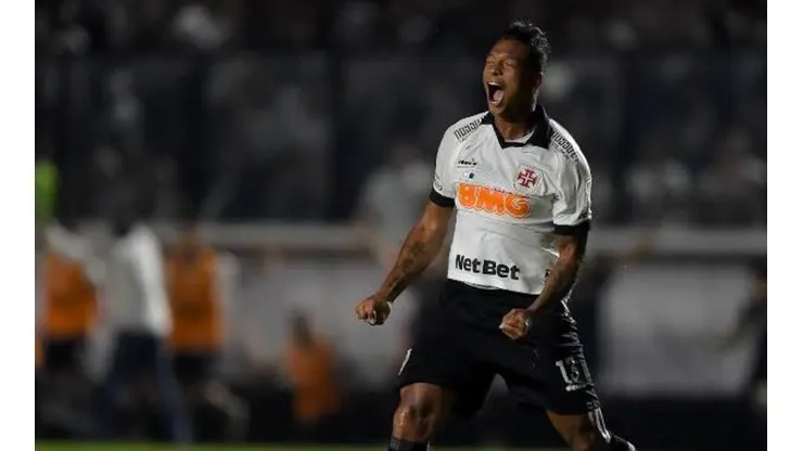 Vasco faz proposta por Guarín e terá concorrente do RJ