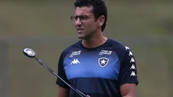 Valentim estuda "ousar" na zaga para estreia no Carioca