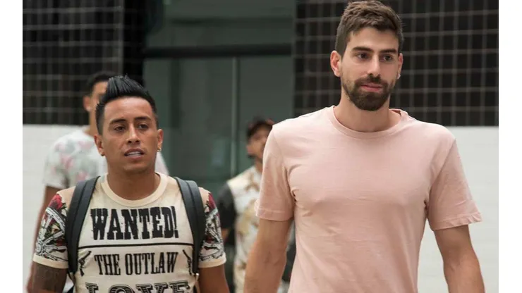 Cobiçado pelo San Lorenzo, Cueva não participa de treinamentos com bola