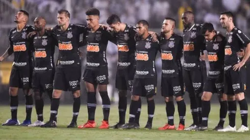 Neto alfineta medalhão por troca de posição em campo