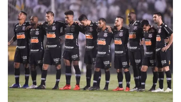 Neto alfineta medalhão por troca de posição em campo