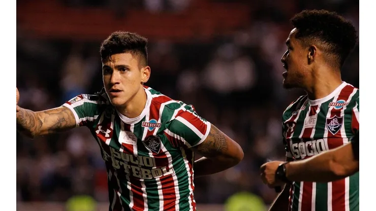 Ao desembarcar no Rio, Pedro vai direto para o CT Ninho do Urubu
