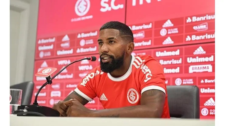 Criticado pela torcida, Rodinei garante saber lidar com as adversidades