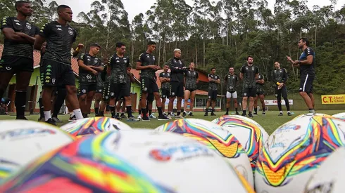 Botafogo encaminha equipe para estreia no Campeonato Carioca