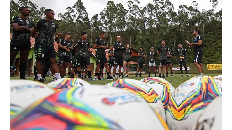 Botafogo encaminha equipe para estreia no Campeonato Carioca