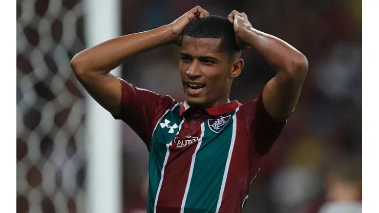 Real Madrid e Barcelona disputam joia da base do Fluminense
