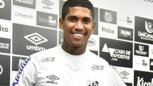 Raniel escolhe a 12 e Falcão abençoa sua passagem pela Vila Belmiro