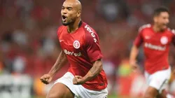 Moledo demonstra gratidão pelos nove anos desde sua estreia pelo Inter
