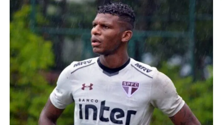 São Paulo define punição de Arboleda e sonda zagueiro do Portimonense