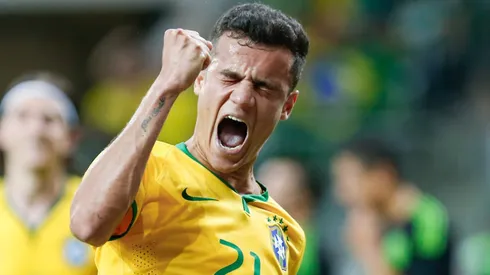 Philippe Coutinho comemorando gol pela Seleção Brasileira, durante amistoso contra o México.