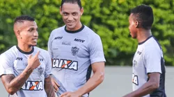 Cazares interessa ao Palmeiras, mas Atlético exige venda em definitivo