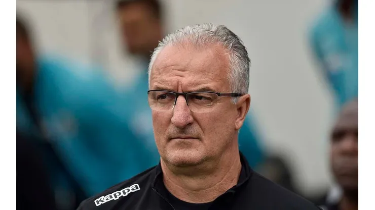 Athletico se aproxima de fechar com Dorival Júnior