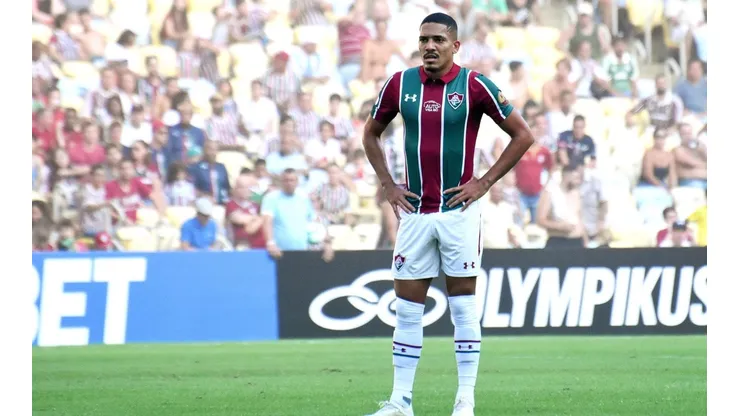 Fluminense adquire Gilberto em definitivo
