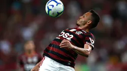 Flamengo trabalha saída de Renê e já tem 2 possíveis substitutos para a esquerda