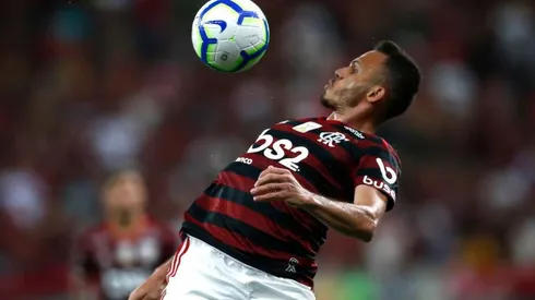 Flamengo trabalha saída de Renê e já tem 2 possíveis substitutos para a esquerda
