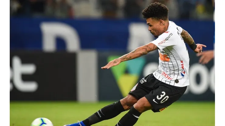 Corinthians confirma venda de Júnior Urso para o Orlando City