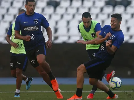 Clube dos Emirados Árabes negocia com atacante do Botafogo