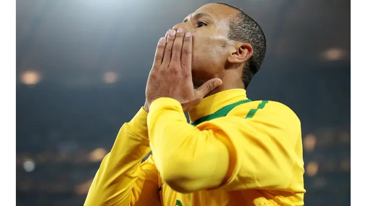Luis Fabiano pode voltar aos gramados para defender clube do interior de SP