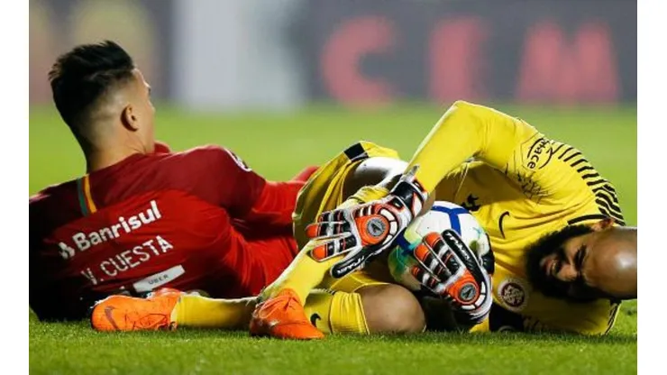 Danilo Fernandes vai renovar com o Internacional