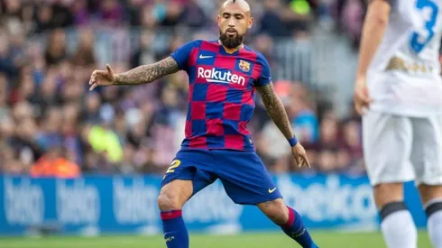 Vidal aciona Barcelona na Justiça por dívida de R$ 11 milhões