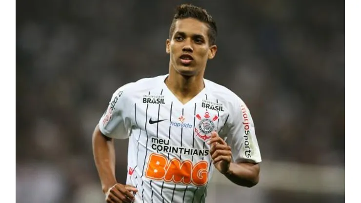 Corinthians e empresário de Pedrinho batem o martelo e definem preço de mercado do jogador