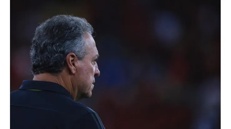 Abel busca soluções e zagueiro do Palmeiras pode reforçar Vasco