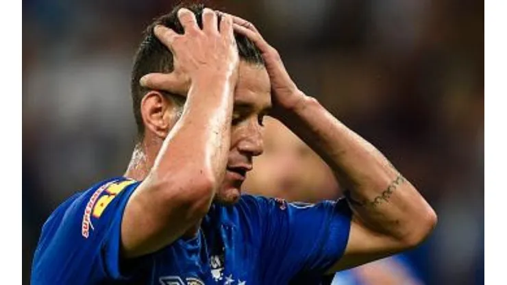 Thiago Neves move ação contra o terceiro clube da sua carreira