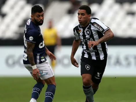 Coritiba encaminha contratação de lateral do Botafogo