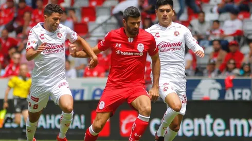 À procura de camisa 9, Grêmio consulta atacante do Toluca-MEX