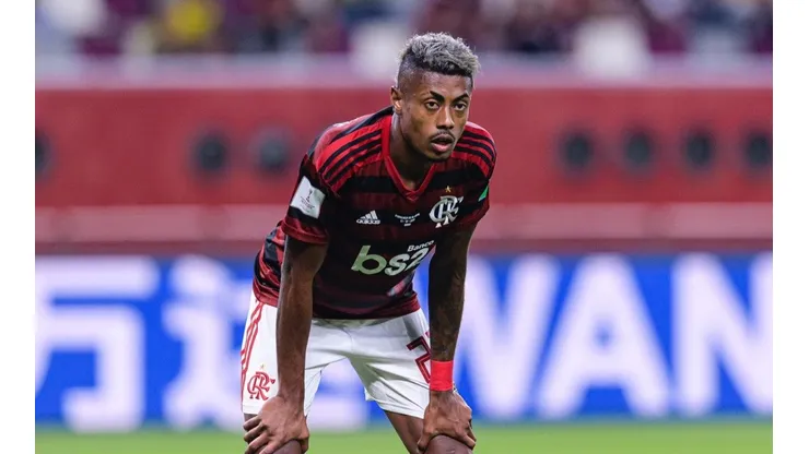 Flamengo toma atitude em relação a futuro de Bruno Henrique